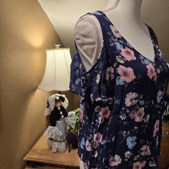 Ana Petite Large Floral peek-a-boo Shoulder Blouse - Picture 3 of 4